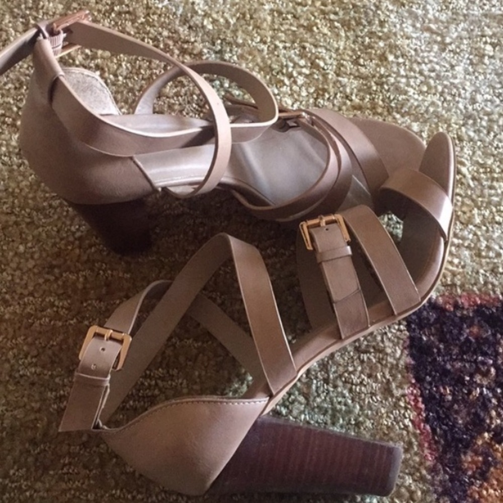 Heels - Picture 2 of 12